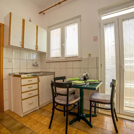 Emil 3442 Gostinjska kuća