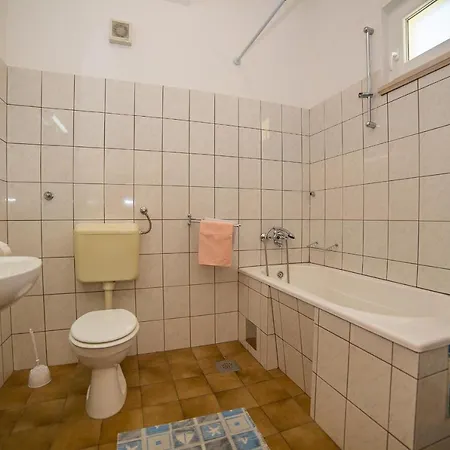 Emil 3442 Gostinjska kuća Lokva Rogoznica