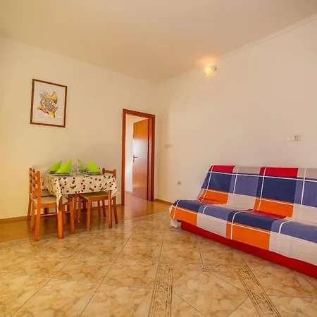 Emil 3442 Gostinjska kuća Lokva Rogoznica