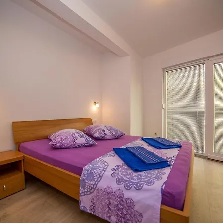 Emil 3442 Gostinjska kuća 3*