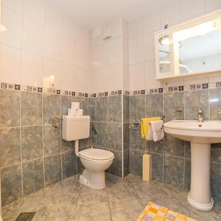 Emil 3442 Gostinjska kuća 3*