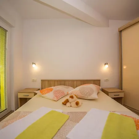 Emil 3442 Gostinjska kuća 3*