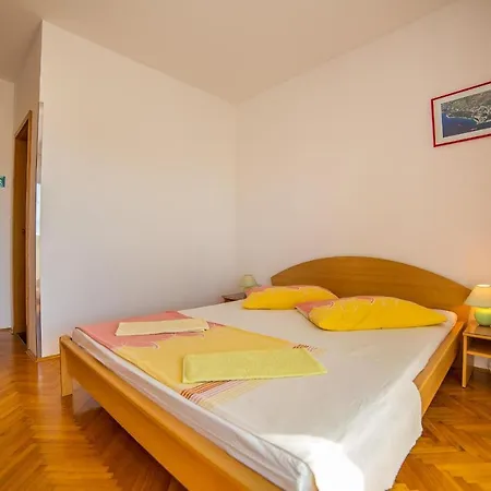 Gostinjska kuća Emil 3442 Lokva Rogoznica