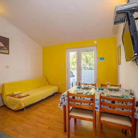 Gostinjska kuća Emil 3442 Lokva Rogoznica