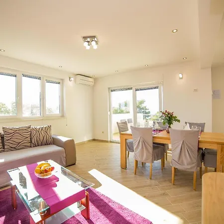 Emil 3442 Gostinjska kuća 3*