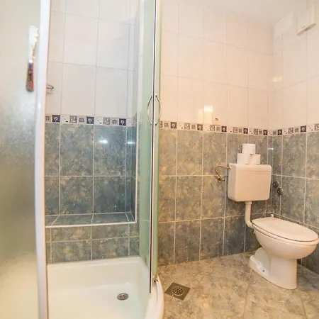 Gostinjska kuća Emil 3442 Lokva Rogoznica