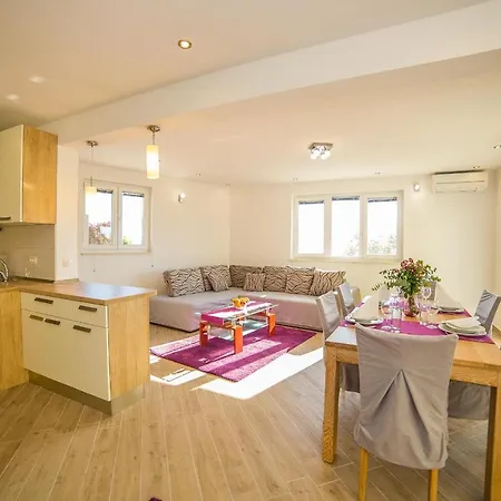 Emil 3442 Gostinjska kuća